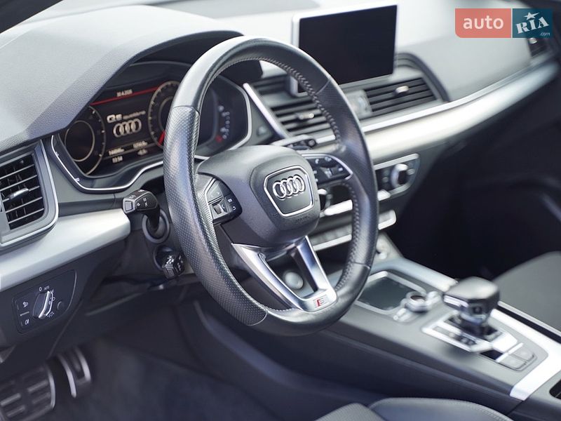Позашляховик / Кросовер Audi Q5 2018 в Львові