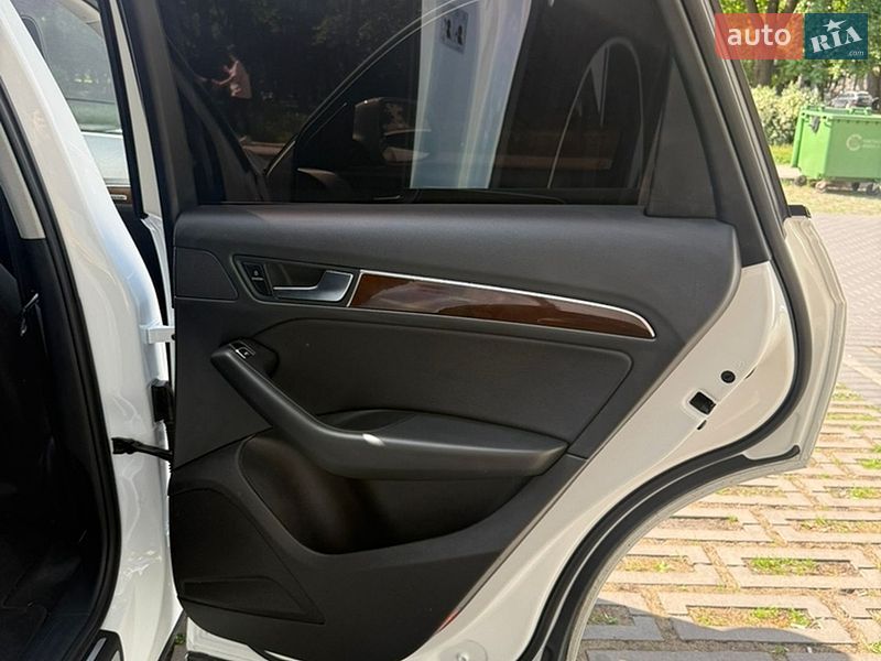 Внедорожник / Кроссовер Audi Q5 2015 в Луцке
