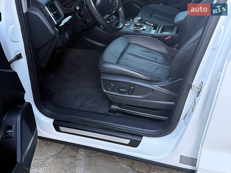 Внедорожник / Кроссовер Audi Q5 2018 в Надворной