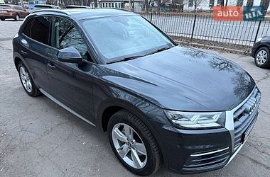 Позашляховик / Кросовер Audi Q5 2017 в Полтаві