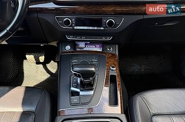 Позашляховик / Кросовер Audi Q5 2017 в Полтаві