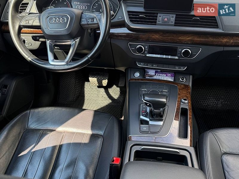 Позашляховик / Кросовер Audi Q5 2017 в Полтаві