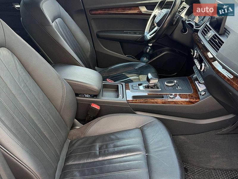 Позашляховик / Кросовер Audi Q5 2017 в Полтаві
