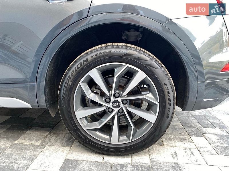 Внедорожник / Кроссовер Audi Q5 2022 в Львове
