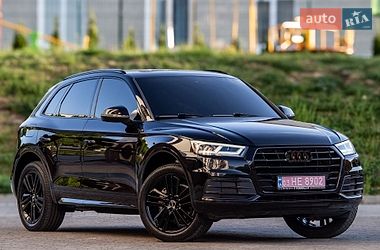 Внедорожник / Кроссовер Audi Q5 2018 в Нововолынске