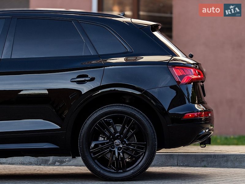Внедорожник / Кроссовер Audi Q5 2018 в Нововолынске