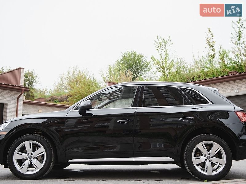 Внедорожник / Кроссовер Audi Q5 2019 в Тернополе