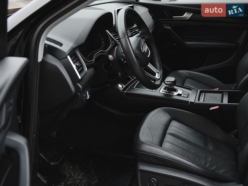 Внедорожник / Кроссовер Audi Q5 2019 в Тернополе