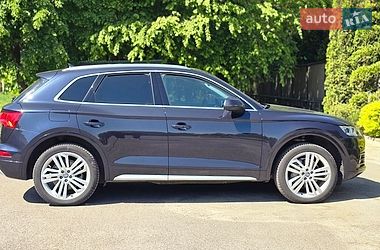 Позашляховик / Кросовер Audi Q5 2017 в Луцьку