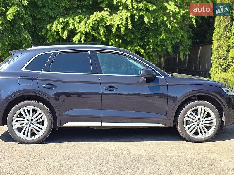Позашляховик / Кросовер Audi Q5 2017 в Луцьку