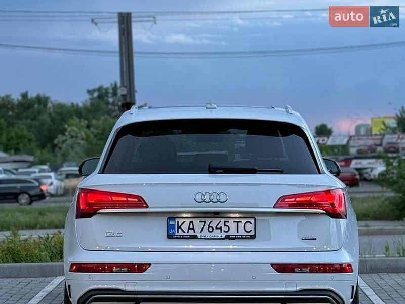Позашляховик / Кросовер Audi Q5 2021 в Києві