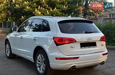 Позашляховик / Кросовер Audi Q5 2015 в Глухові