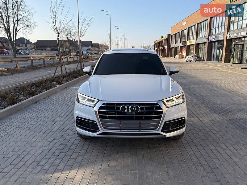 Позашляховик / Кросовер Audi Q5 2019 в Вінниці