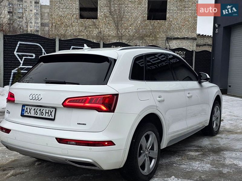 Позашляховик / Кросовер Audi Q5 2020 в Харкові