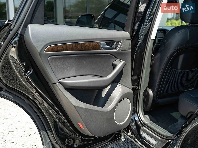 Внедорожник / Кроссовер Audi Q5 2014 в Черновцах