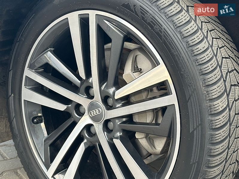 Внедорожник / Кроссовер Audi Q5 2018 в Ровно
