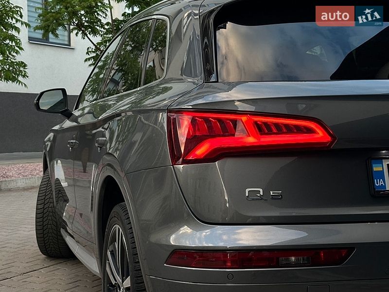 Внедорожник / Кроссовер Audi Q5 2018 в Ровно
