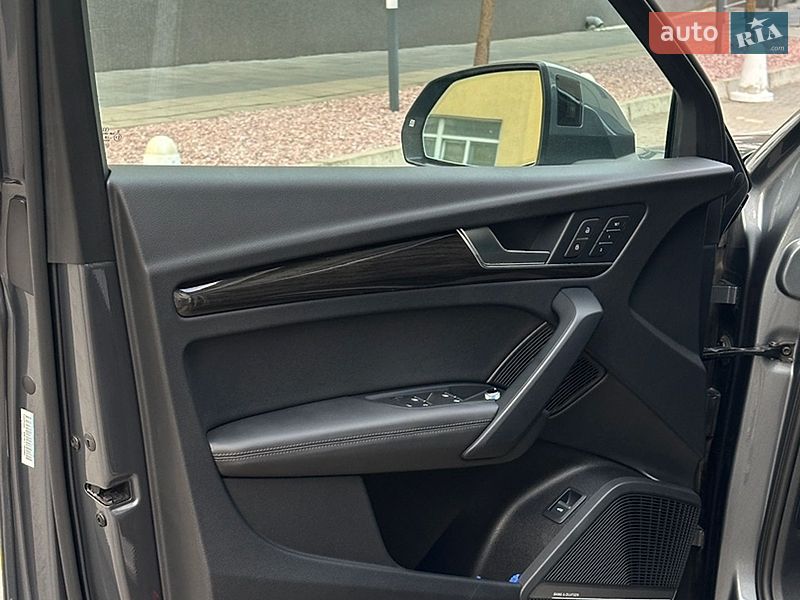 Внедорожник / Кроссовер Audi Q5 2018 в Ровно