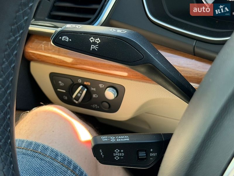 Внедорожник / Кроссовер Audi Q5 2021 в Киеве