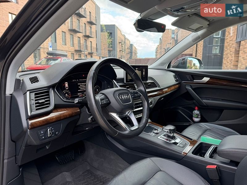 Внедорожник / Кроссовер Audi Q5 2017 в Ивано-Франковске