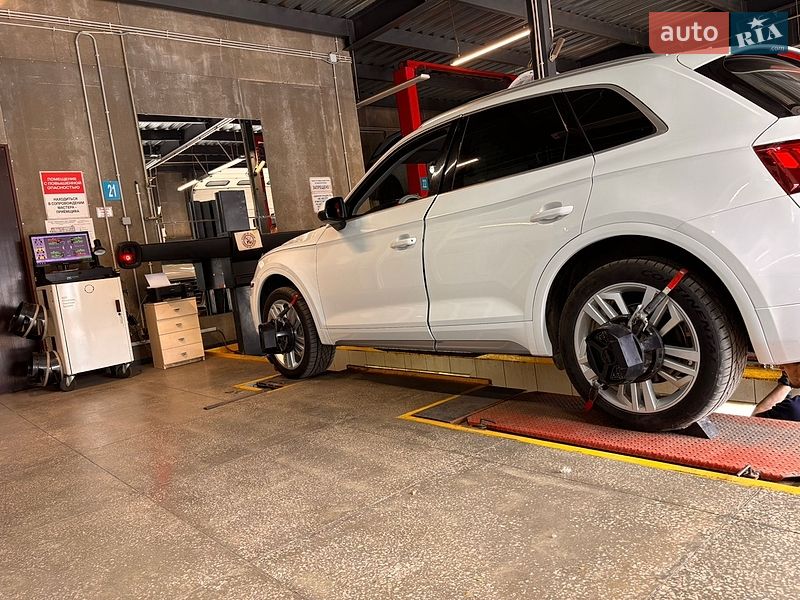 Позашляховик / Кросовер Audi Q5 2017 в Харкові