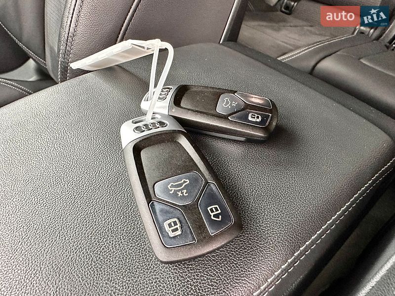 Внедорожник / Кроссовер Audi Q5 2021 в Киеве