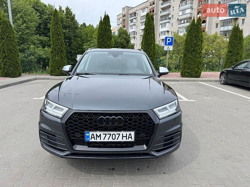 Внедорожник / Кроссовер Audi Q5 2018 в Житомире