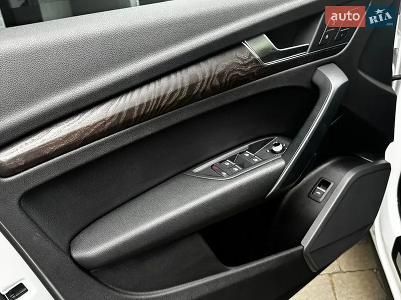 Audi Q5 2018 VIN WA1BNAFYXJ2210036 фото оголошення 17 з 93