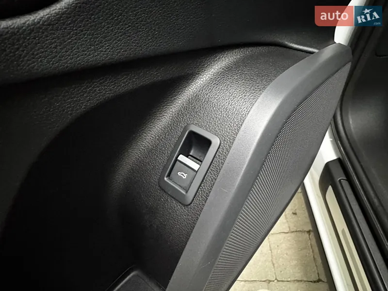 Audi Q5 2018 VIN WA1BNAFYXJ2210036 фото оголошення 39 з 93