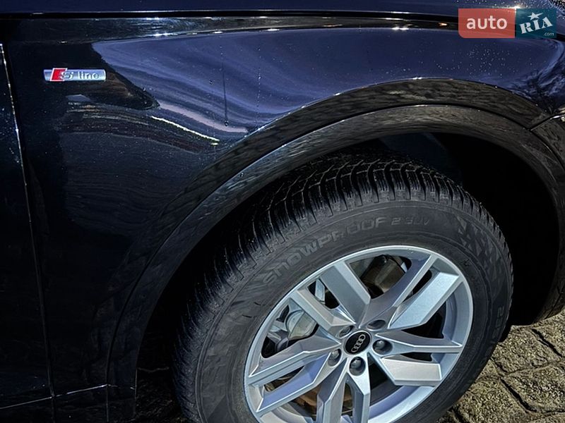 Позашляховик / Кросовер Audi Q5 2022 в Києві