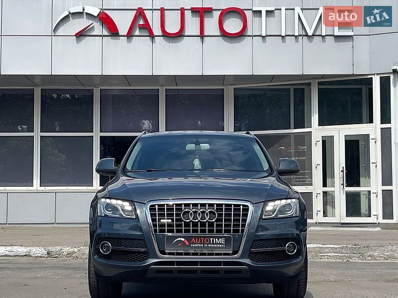 Внедорожник / Кроссовер Audi Q5 2010 в Днепре