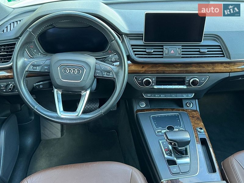 Внедорожник / Кроссовер Audi Q5 2018 в Житомире