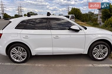 Позашляховик / Кросовер Audi Q5 2017 в Харкові