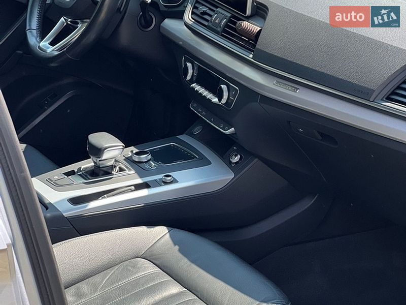 Внедорожник / Кроссовер Audi Q5 2017 в Киеве
