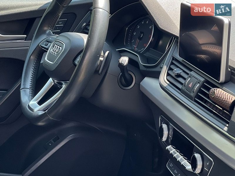 Внедорожник / Кроссовер Audi Q5 2017 в Киеве