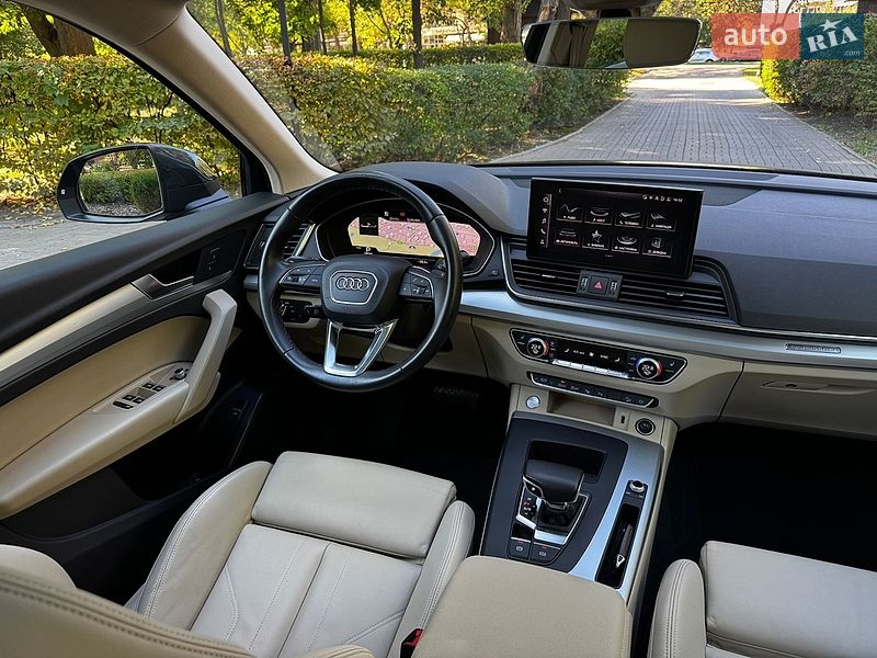 Внедорожник / Кроссовер Audi Q5 2021 в Киеве