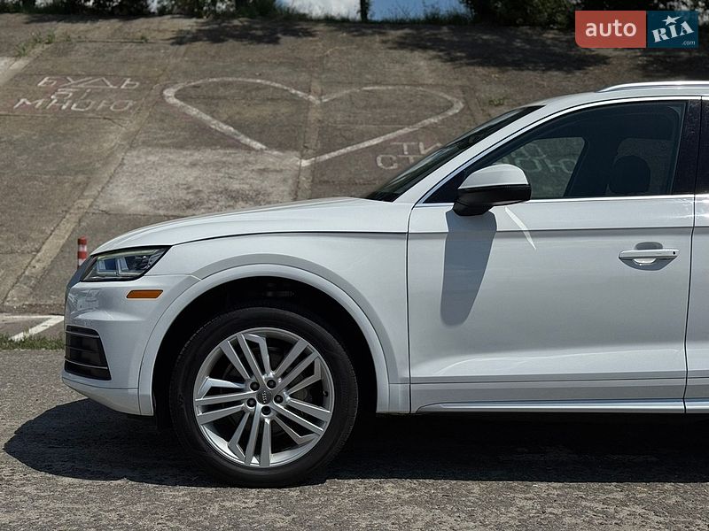 Внедорожник / Кроссовер Audi Q5 2018 в Киеве