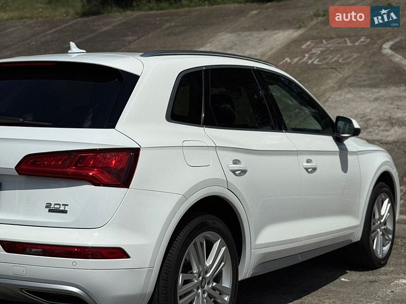 Внедорожник / Кроссовер Audi Q5 2018 в Киеве