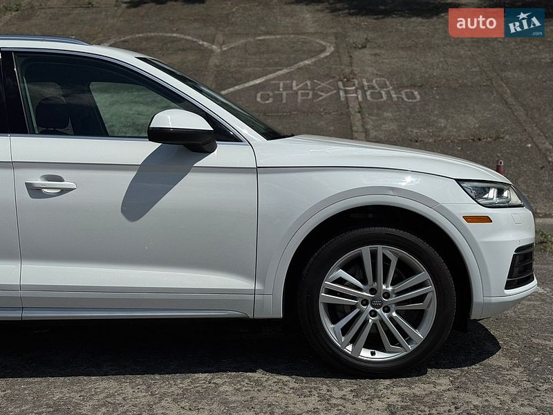 Внедорожник / Кроссовер Audi Q5 2018 в Киеве