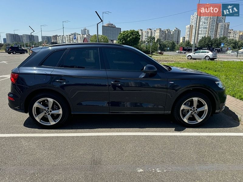 Внедорожник / Кроссовер Audi Q5 2020 в Киеве