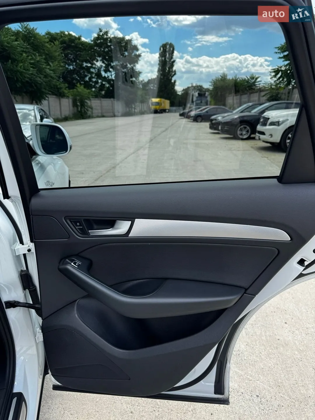 Audi Q5 2014 VIN WA1LFCFP7EA077848 фото оголошення 23 з 35