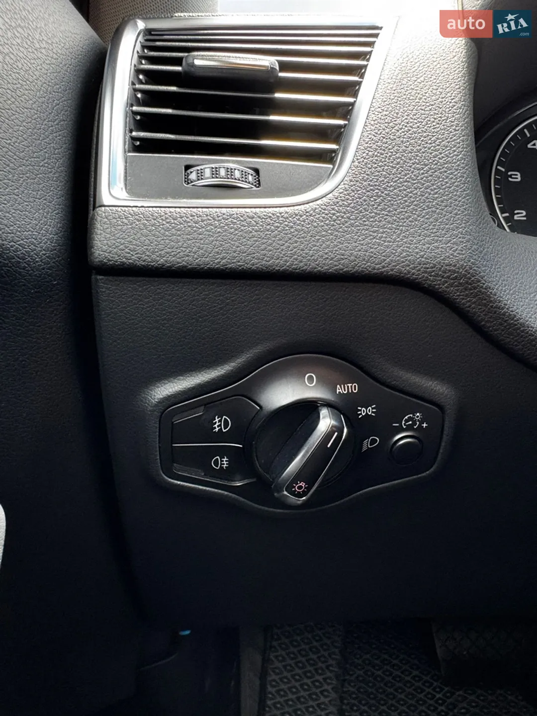 Audi Q5 2014 VIN WA1LFCFP7EA077848 фото оголошення 31 з 35