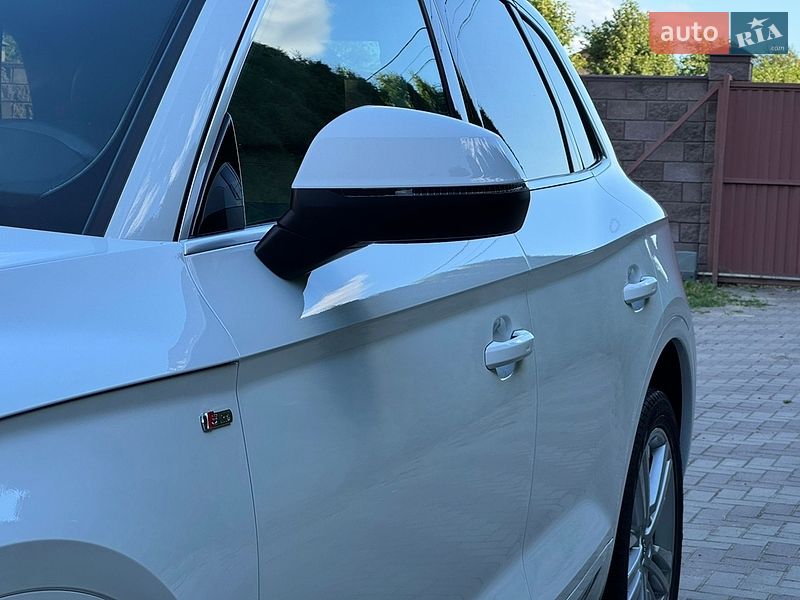 Позашляховик / Кросовер Audi Q5 2018 в Луцьку