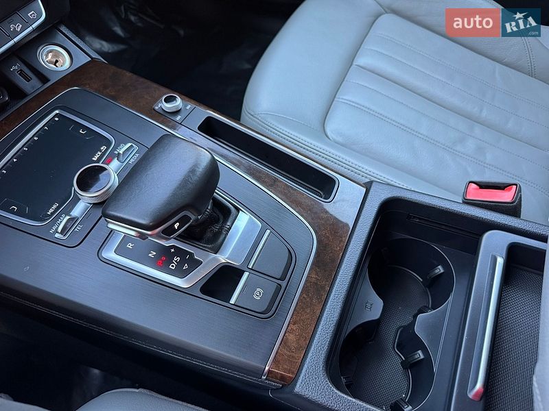 Позашляховик / Кросовер Audi Q5 2018 в Луцьку