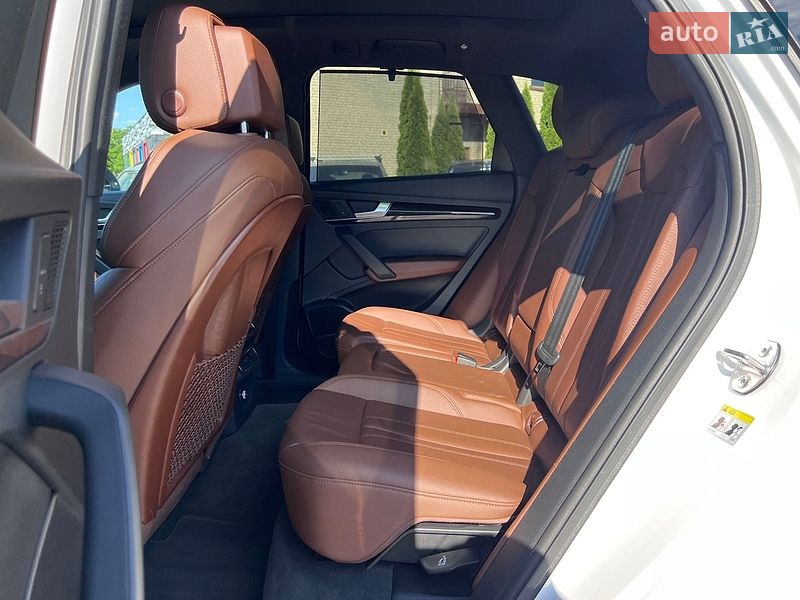 Внедорожник / Кроссовер Audi Q5 2018 в Нововолынске