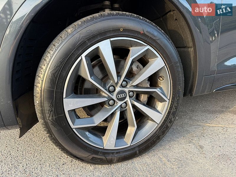 Внедорожник / Кроссовер Audi Q5 2020 в Львове
