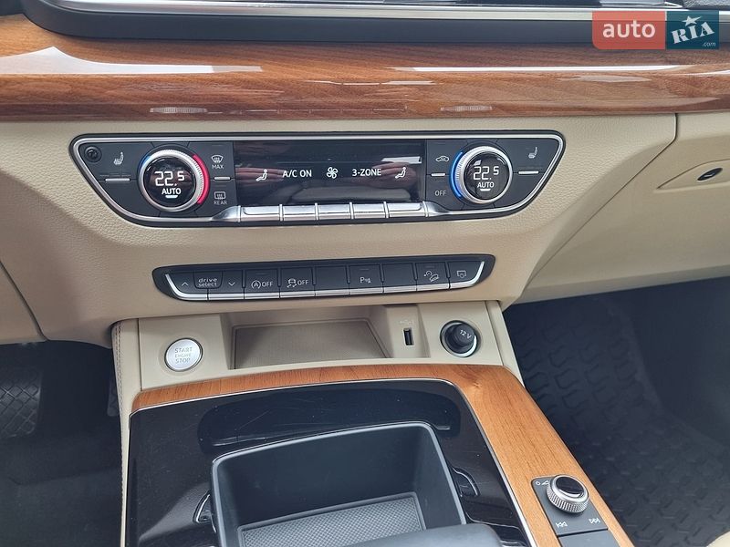 Внедорожник / Кроссовер Audi Q5 2021 в Мостиске