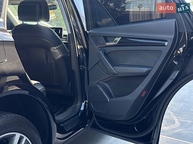 Внедорожник / Кроссовер Audi Q5 2018 в Ровно