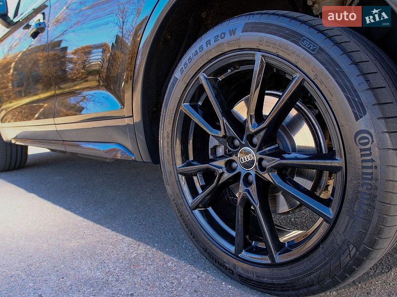 Внедорожник / Кроссовер Audi Q5 2020 в Киеве