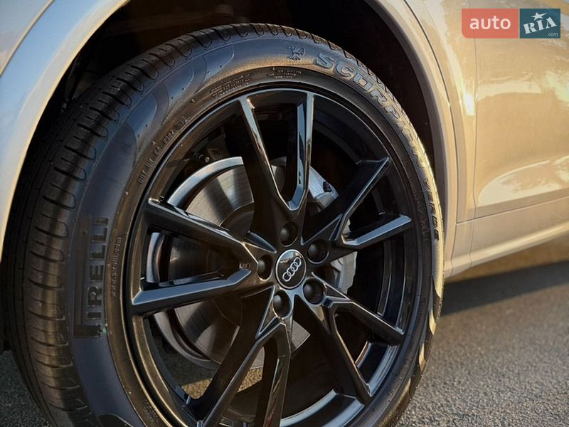 Внедорожник / Кроссовер Audi Q5 2019 в Киеве